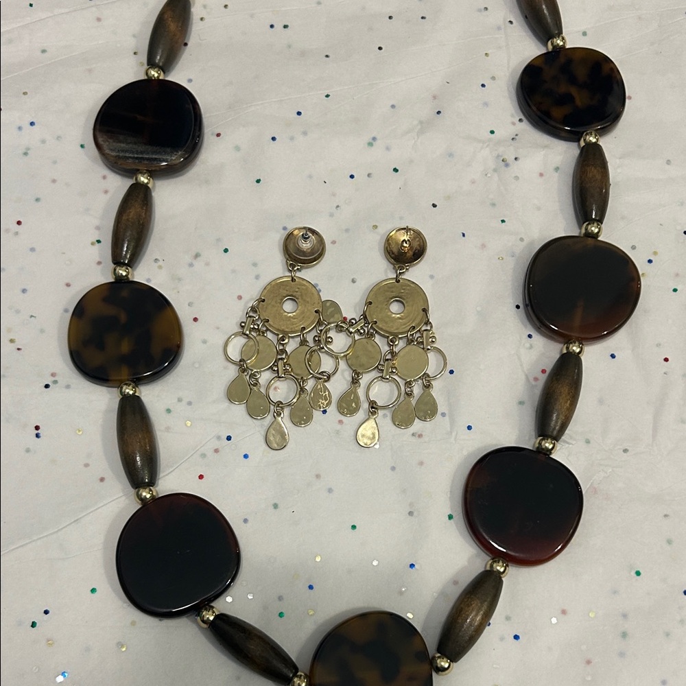 Tortoiseshell Statement Necklace and Gold Choker Set - Picture 4 of 9